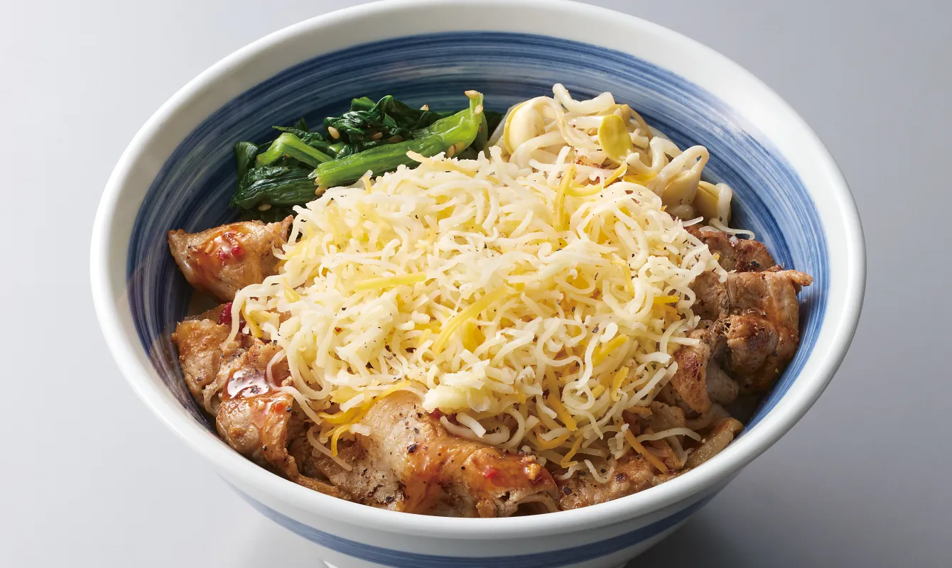 たっぷりチーズ豚カルビ丼