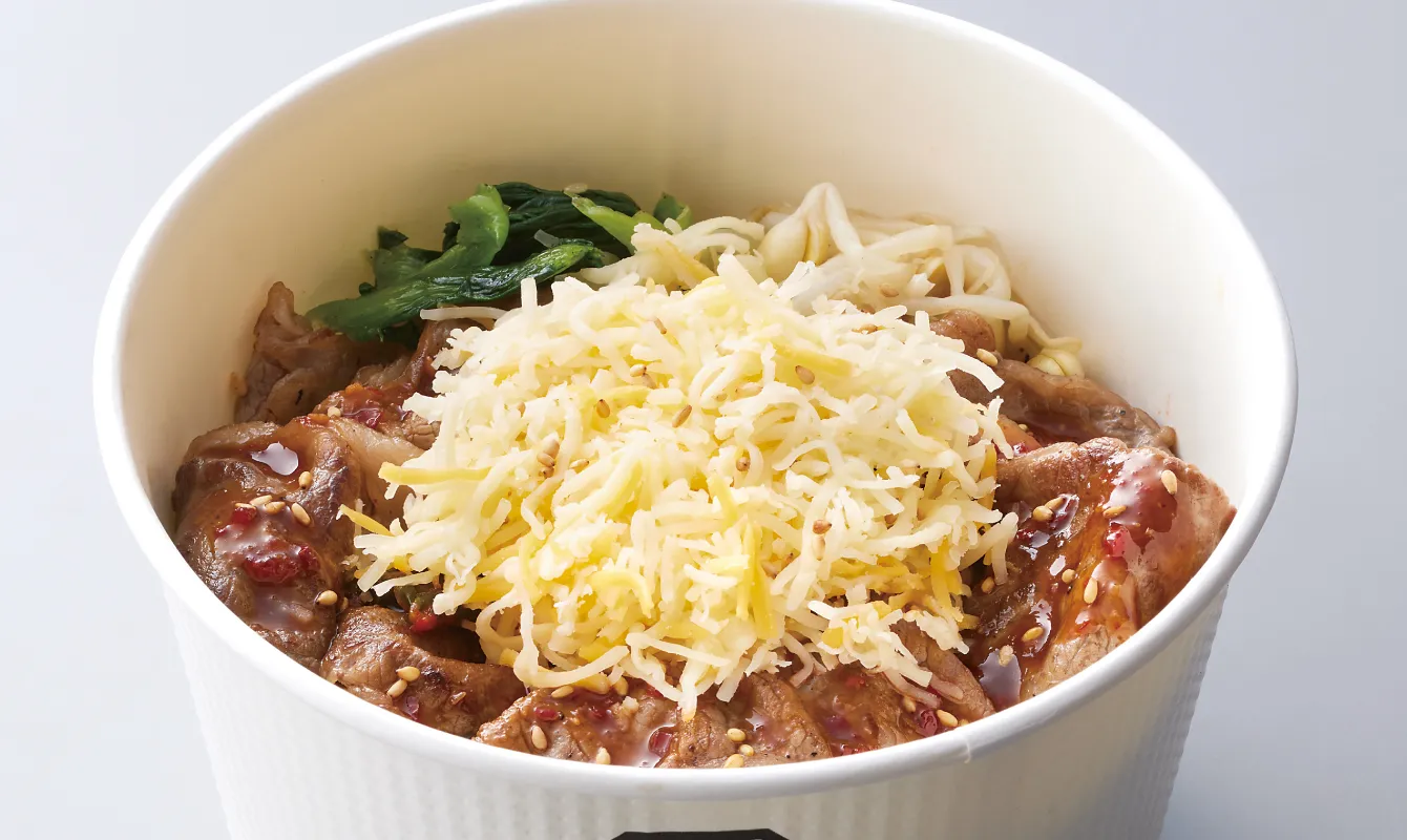 たっぷりチーズ黒毛牛上カルビ丼